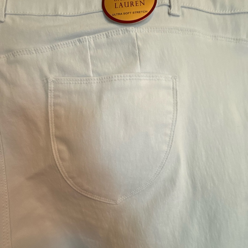Ladies White Sabrina Lauren Shorts, NWT, 22W - Picture 2 of 11